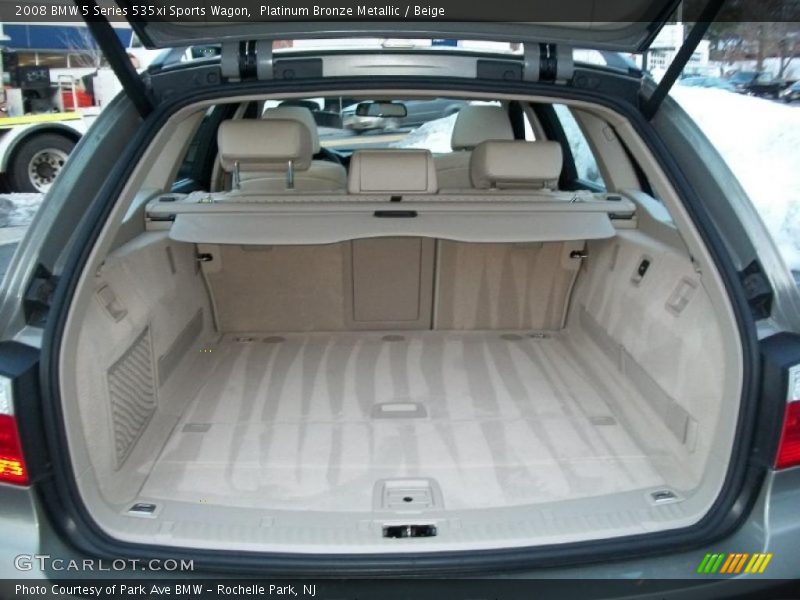  2008 5 Series 535xi Sports Wagon Trunk
