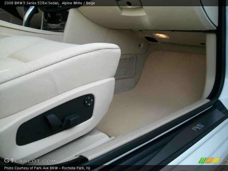 Alpine White / Beige 2008 BMW 5 Series 528xi Sedan