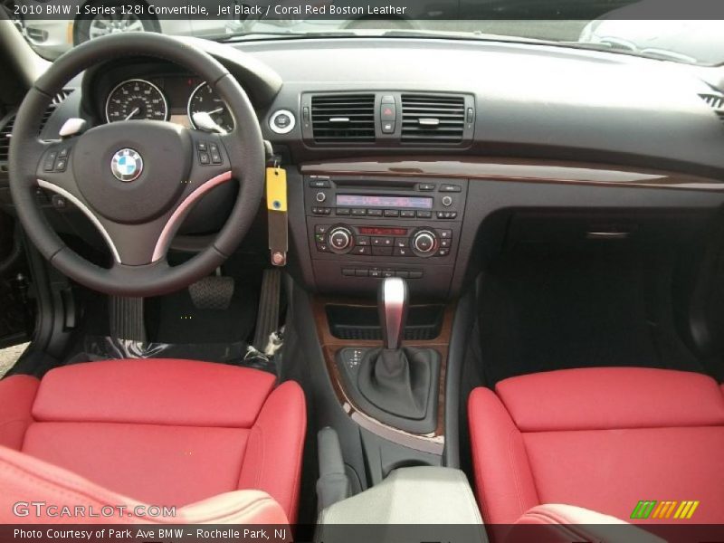 Dashboard of 2010 1 Series 128i Convertible