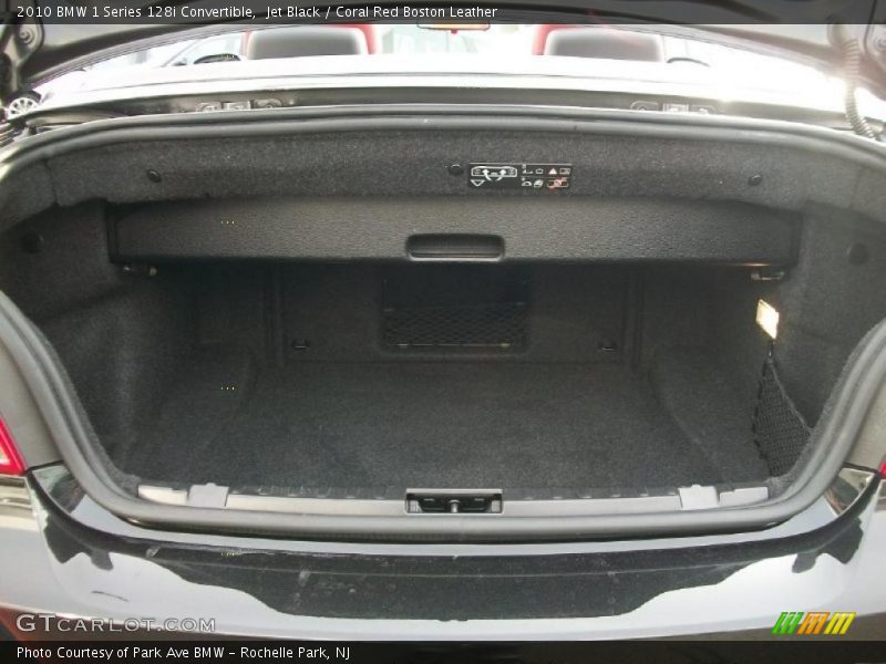  2010 1 Series 128i Convertible Trunk
