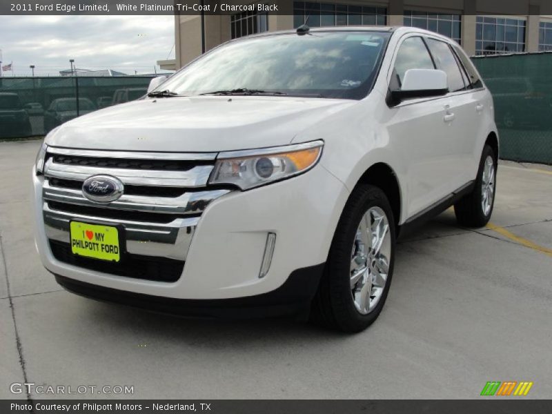 Front 3/4 View of 2011 Edge Limited