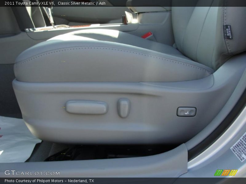 Classic Silver Metallic / Ash 2011 Toyota Camry XLE V6