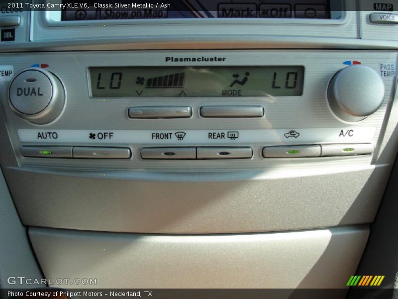 Controls of 2011 Camry XLE V6