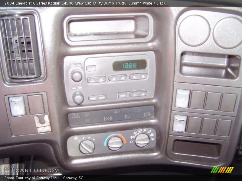 Summit White / Black 2004 Chevrolet C Series Kodiak C4500 Crew Cab Utility Dump Truck