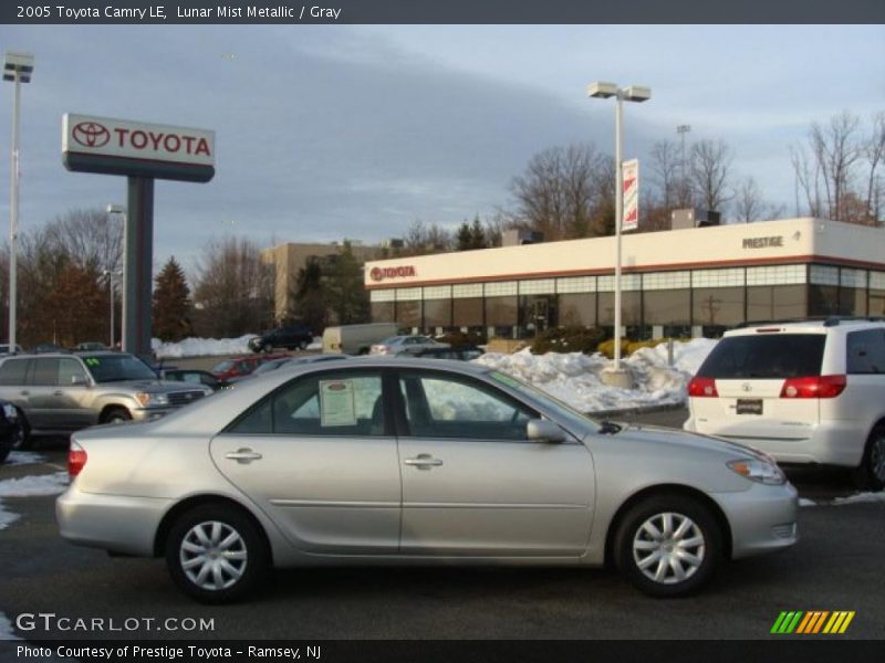 Lunar Mist Metallic / Gray 2005 Toyota Camry LE
