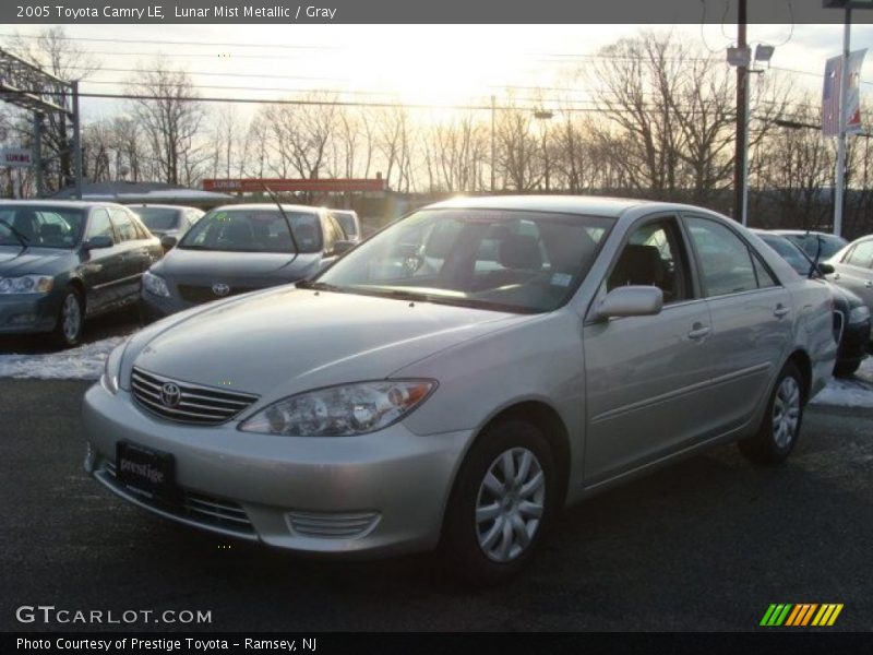 Lunar Mist Metallic / Gray 2005 Toyota Camry LE