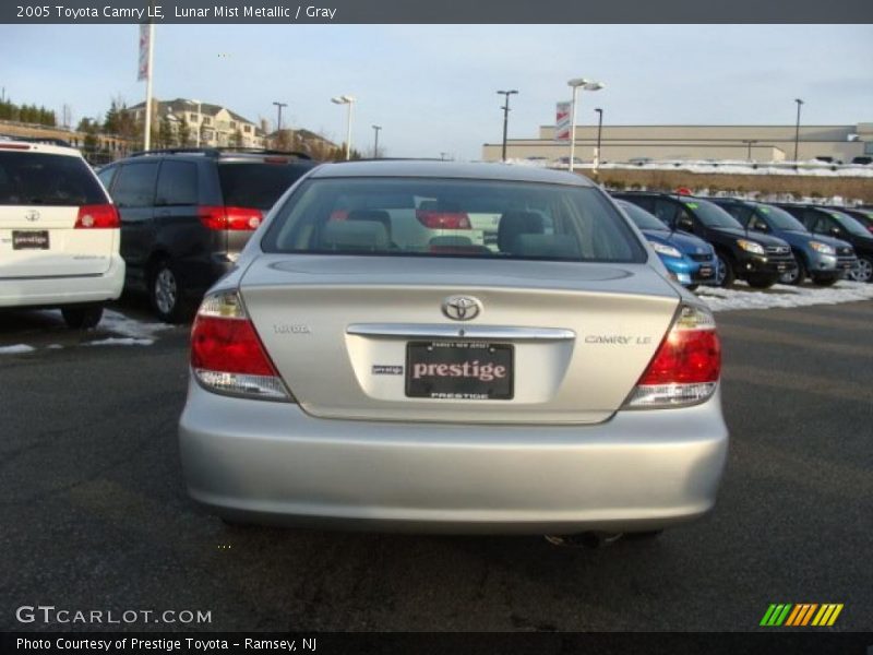 Lunar Mist Metallic / Gray 2005 Toyota Camry LE