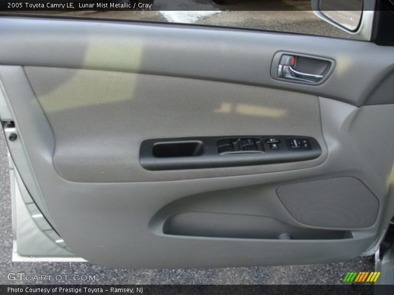 Lunar Mist Metallic / Gray 2005 Toyota Camry LE