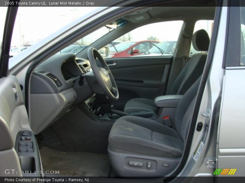 Lunar Mist Metallic / Gray 2005 Toyota Camry LE