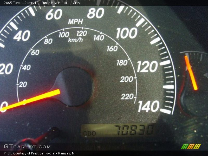 Lunar Mist Metallic / Gray 2005 Toyota Camry LE