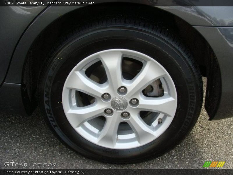 Magnetic Gray Metallic / Ash 2009 Toyota Camry LE