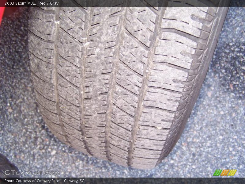 Red / Gray 2003 Saturn VUE