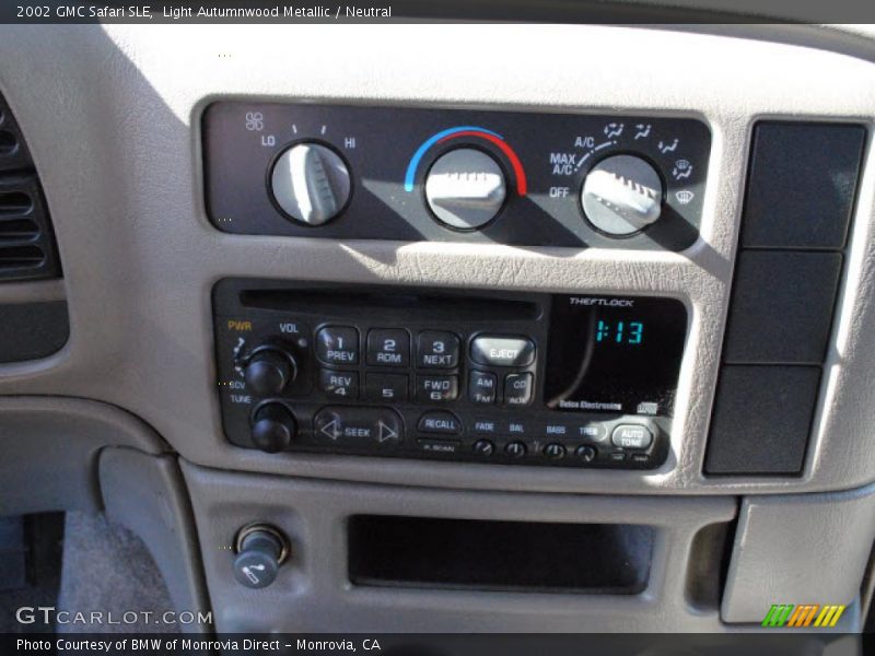 Light Autumnwood Metallic / Neutral 2002 GMC Safari SLE