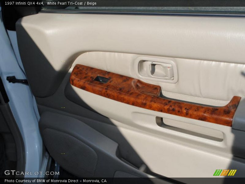 White Pearl Tri-Coat / Beige 1997 Infiniti QX4 4x4