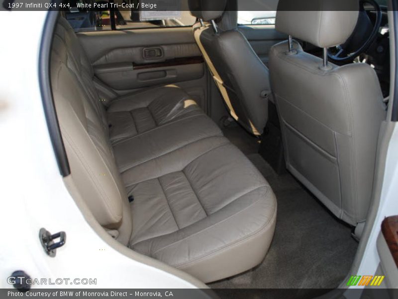 White Pearl Tri-Coat / Beige 1997 Infiniti QX4 4x4