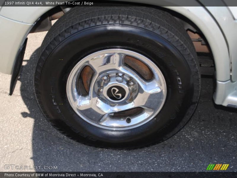 White Pearl Tri-Coat / Beige 1997 Infiniti QX4 4x4