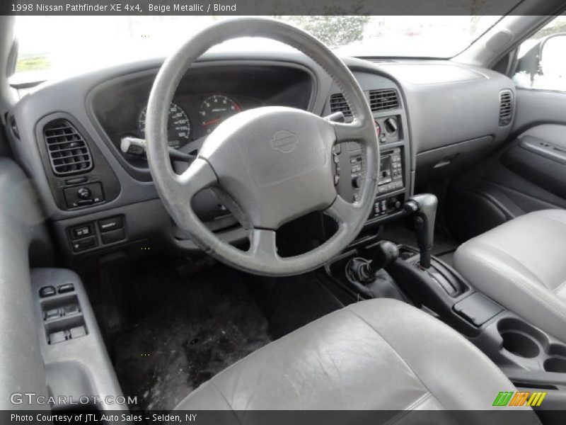  1998 Pathfinder XE 4x4 Blond Interior