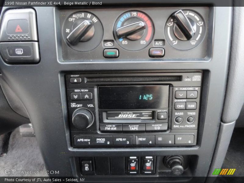 Controls of 1998 Pathfinder XE 4x4