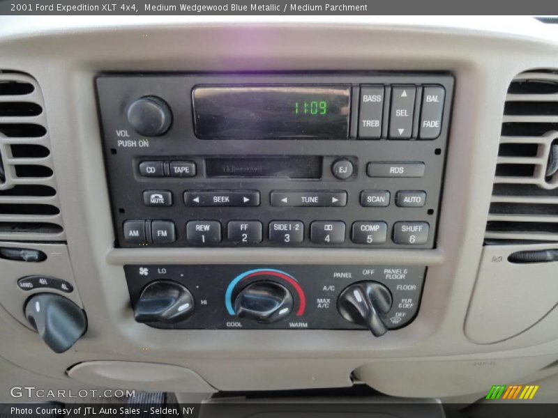 Medium Wedgewood Blue Metallic / Medium Parchment 2001 Ford Expedition XLT 4x4