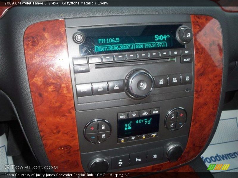 Controls of 2009 Tahoe LTZ 4x4