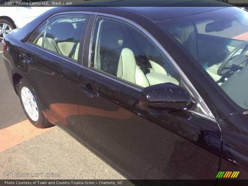 Black / Ash 2007 Toyota Camry XLE