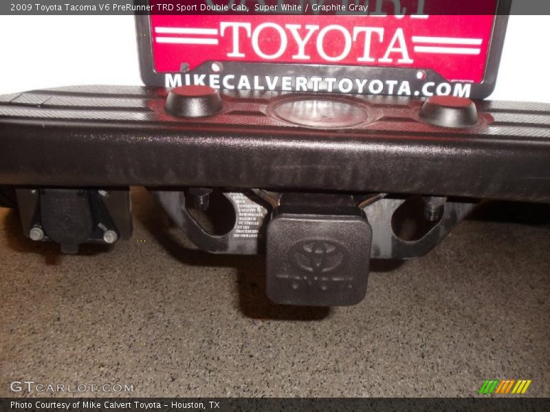 Super White / Graphite Gray 2009 Toyota Tacoma V6 PreRunner TRD Sport Double Cab