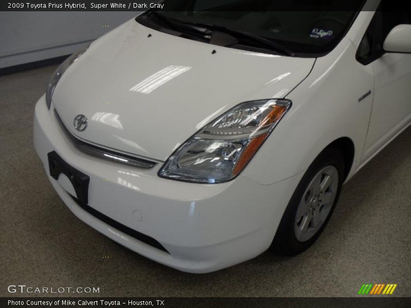 Super White / Dark Gray 2009 Toyota Prius Hybrid