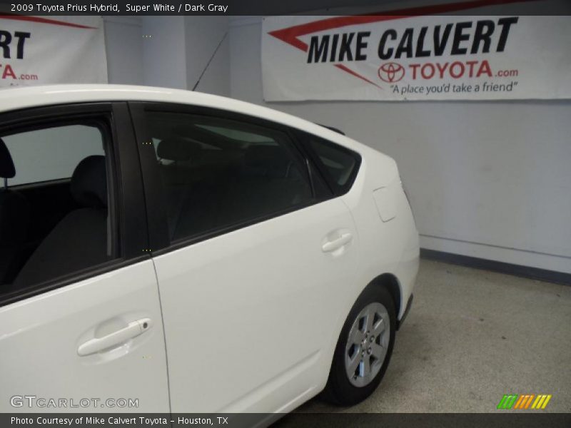 Super White / Dark Gray 2009 Toyota Prius Hybrid