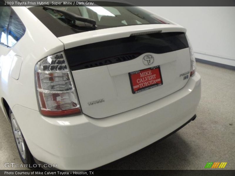 Super White / Dark Gray 2009 Toyota Prius Hybrid