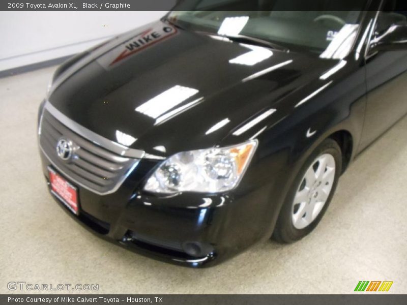 Black / Graphite 2009 Toyota Avalon XL