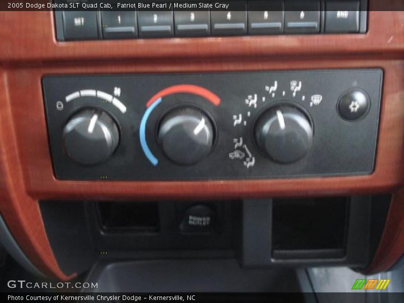 Patriot Blue Pearl / Medium Slate Gray 2005 Dodge Dakota SLT Quad Cab