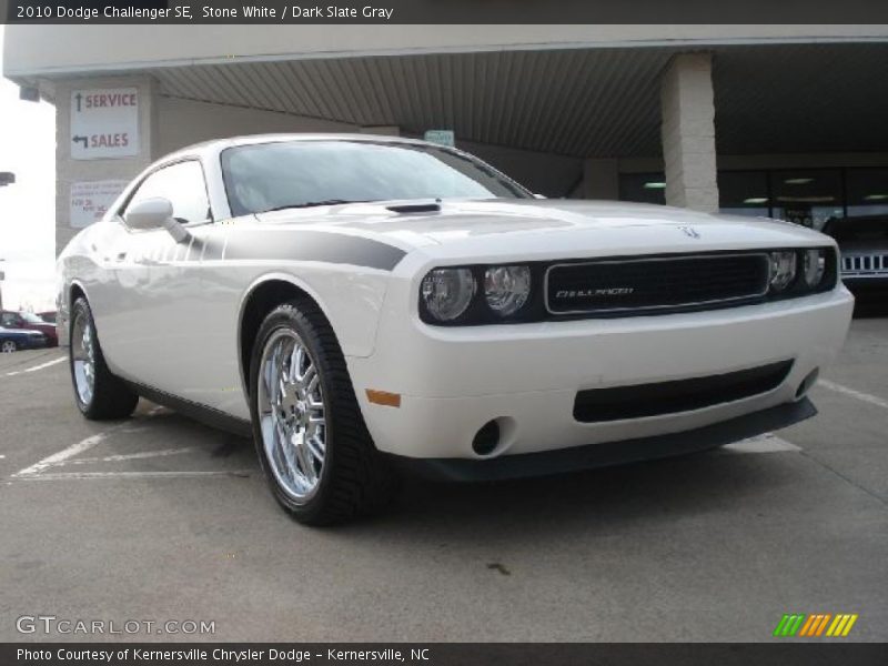 Stone White / Dark Slate Gray 2010 Dodge Challenger SE
