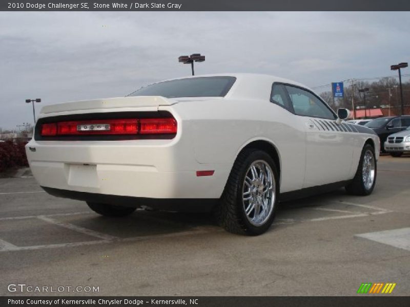 Stone White / Dark Slate Gray 2010 Dodge Challenger SE
