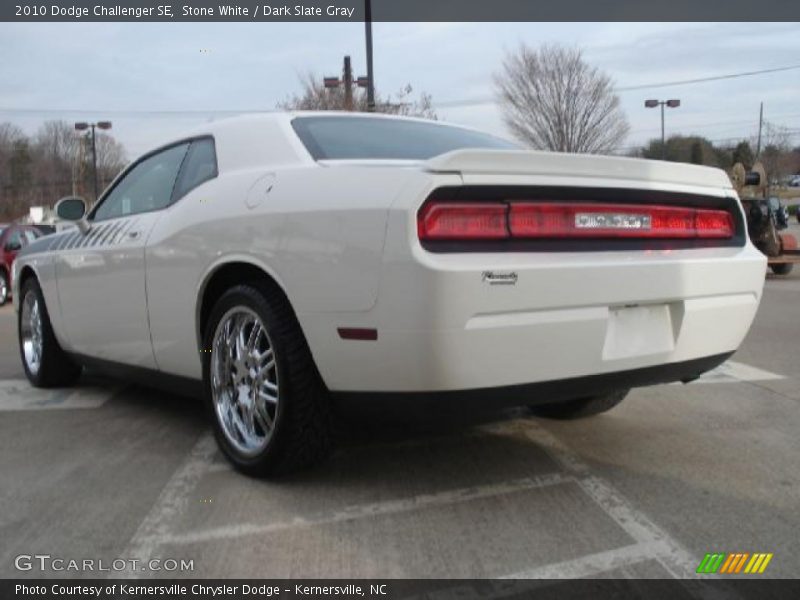 Stone White / Dark Slate Gray 2010 Dodge Challenger SE