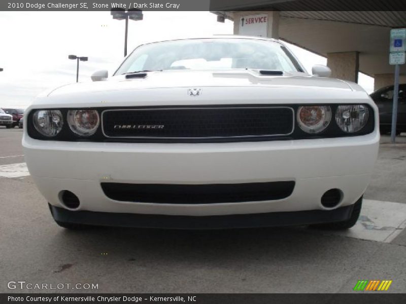 Stone White / Dark Slate Gray 2010 Dodge Challenger SE