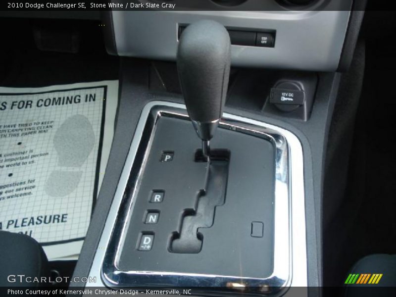 Stone White / Dark Slate Gray 2010 Dodge Challenger SE