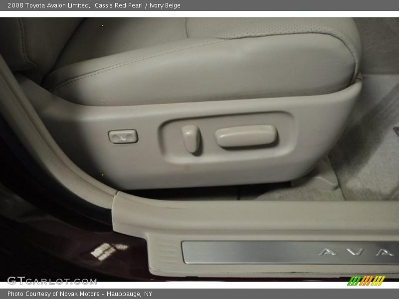 Cassis Red Pearl / Ivory Beige 2008 Toyota Avalon Limited