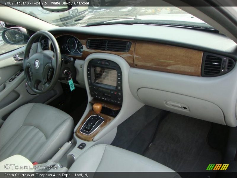 White Onyx / Charcoal 2002 Jaguar X-Type 2.5