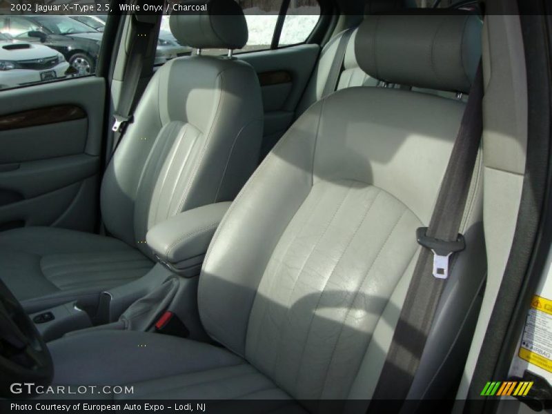 White Onyx / Charcoal 2002 Jaguar X-Type 2.5