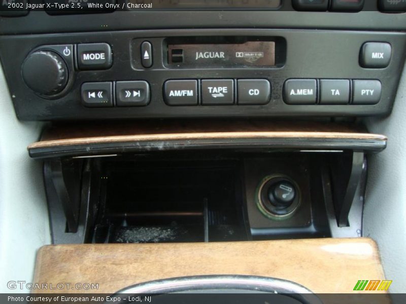White Onyx / Charcoal 2002 Jaguar X-Type 2.5