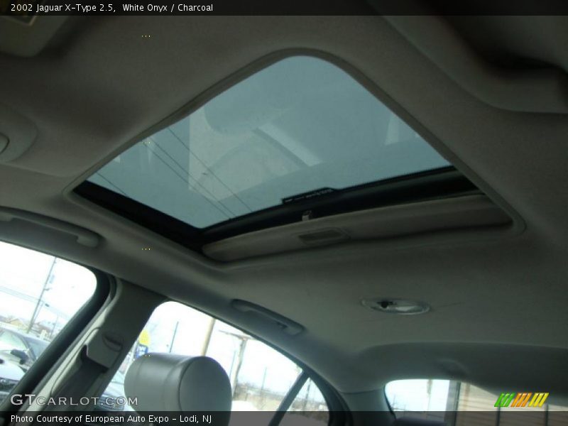 White Onyx / Charcoal 2002 Jaguar X-Type 2.5
