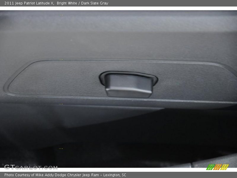 Bright White / Dark Slate Gray 2011 Jeep Patriot Latitude X