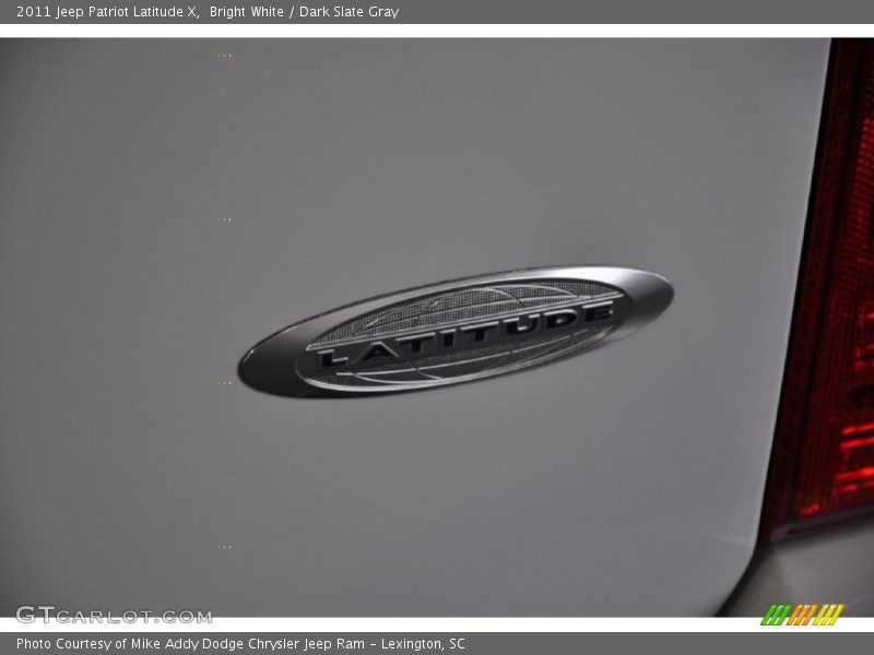 Bright White / Dark Slate Gray 2011 Jeep Patriot Latitude X