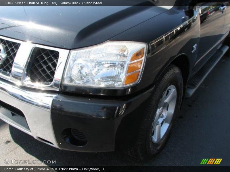 Galaxy Black / Sand/Steel 2004 Nissan Titan SE King Cab