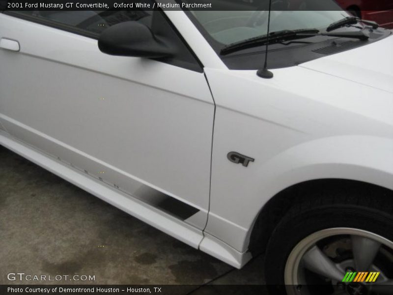 Oxford White / Medium Parchment 2001 Ford Mustang GT Convertible