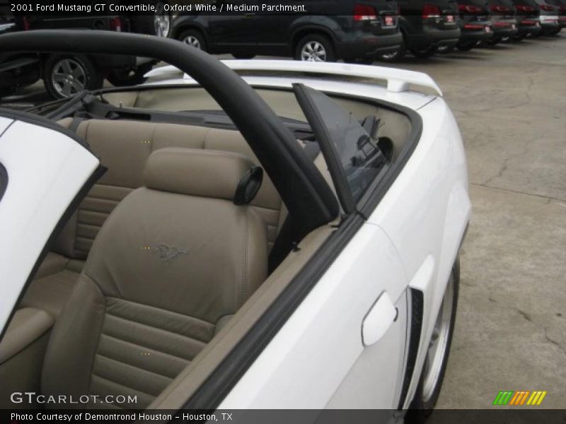 Oxford White / Medium Parchment 2001 Ford Mustang GT Convertible