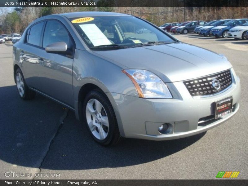 Magnetic Gray / Charcoal 2009 Nissan Sentra 2.0