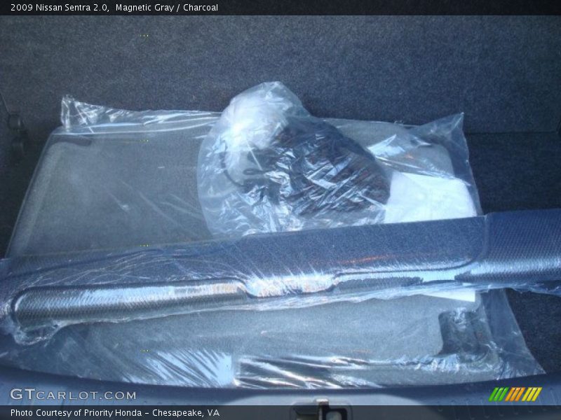 Magnetic Gray / Charcoal 2009 Nissan Sentra 2.0