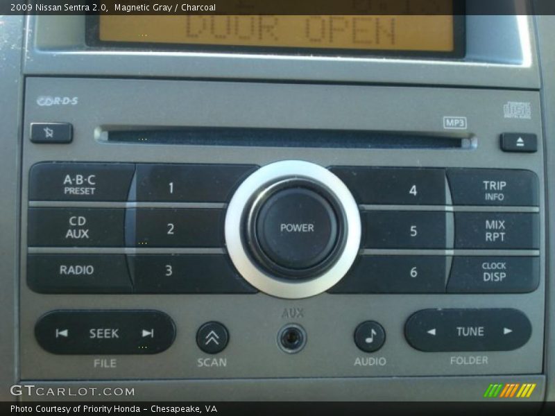 Magnetic Gray / Charcoal 2009 Nissan Sentra 2.0