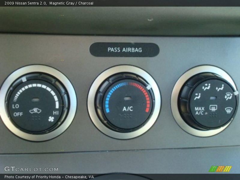 Magnetic Gray / Charcoal 2009 Nissan Sentra 2.0